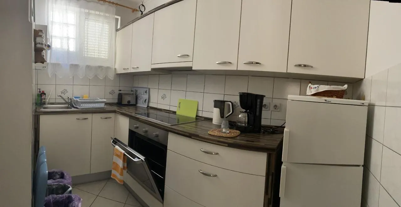 Dub Apartment Vantacici